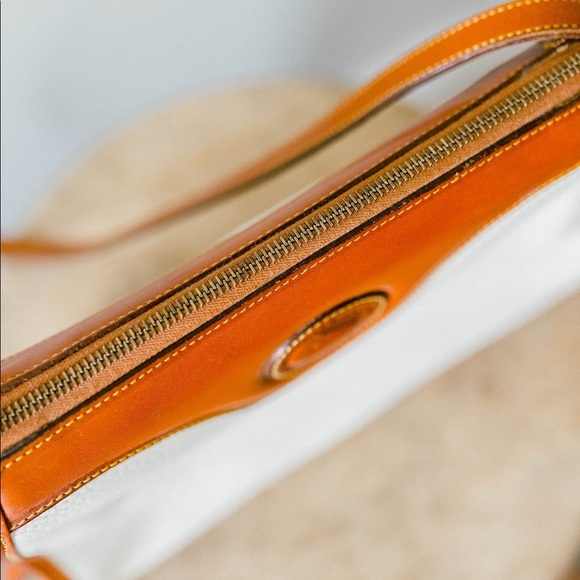 SOLD VINTAGE DOONEY & BOURKE CROSSBODY - Picture 3 of 9